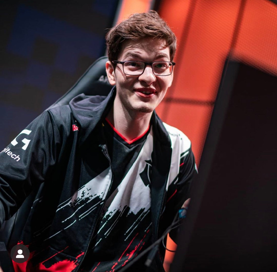 开云APP-G2险胜C9，Jankos关键团战开团秒人焦点之战八强赛，点燃全场激情