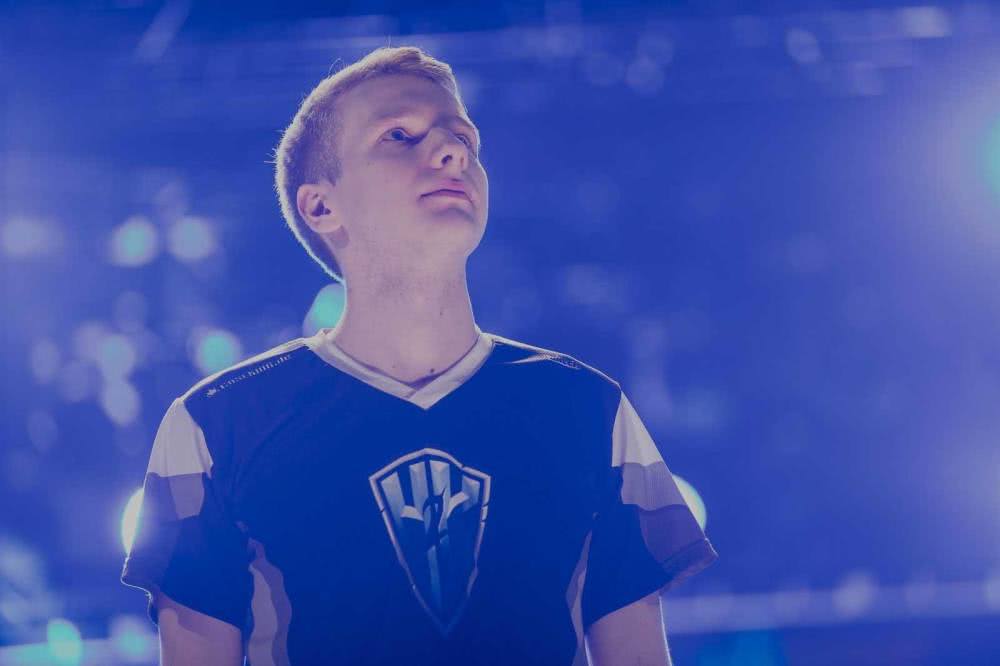 G2险胜C9，Jankos关键团战开团秒人焦点之战八强赛，点燃全场激情